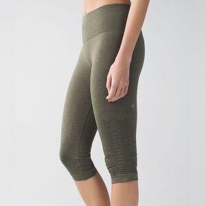 [8]Lululemon In The Flow Crop II (First Release)Heather Gray